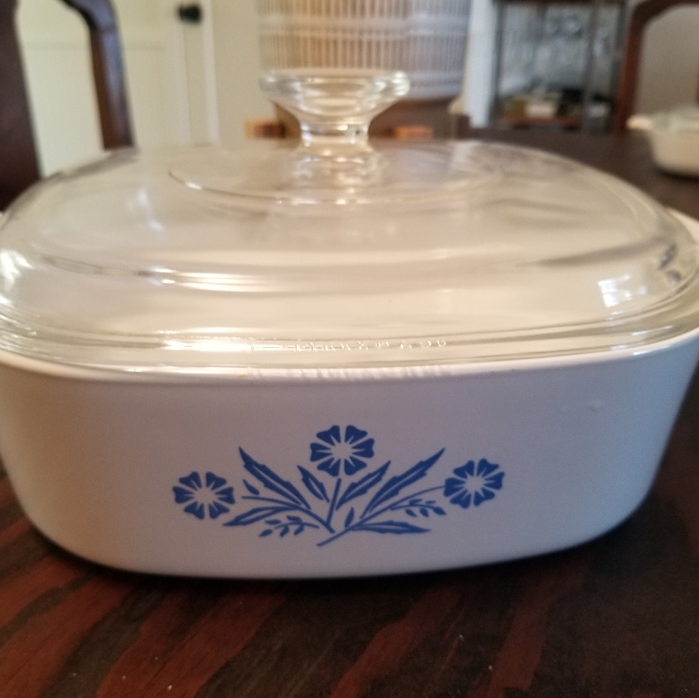 Vintage corningware 2 quart with lid